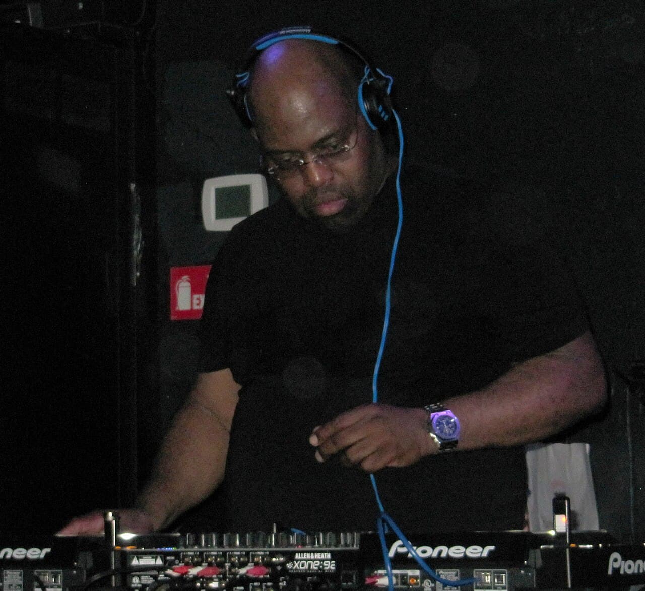 Frankie Knuckles DJing.